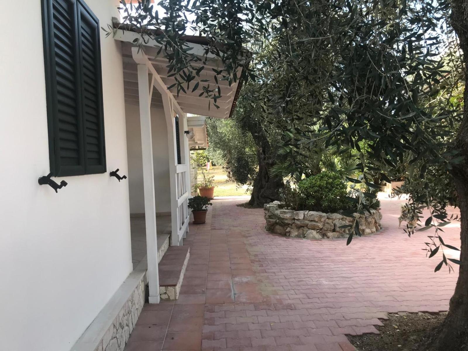 Villa Monica Appartamenti Vieste Exterior photo